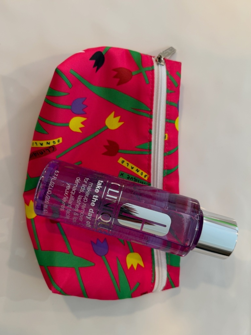 NWT FULL SIZE 4.2 oz Clinique Take the Day off + cosmetic bag.